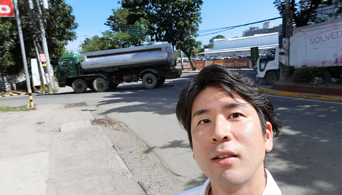 調査時は“生”の現地情報を得るために、移動は基本徒歩です。