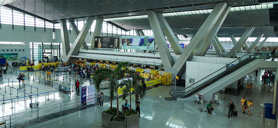 マニラ空港はターミナルが３つあって、搭乗される航空会社によって到着のターミナルが変わってきます