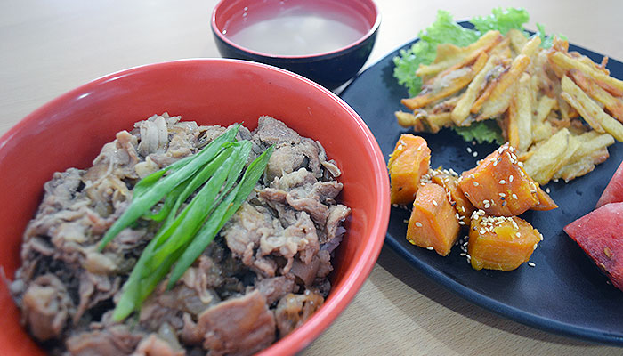 夕食の牛丼