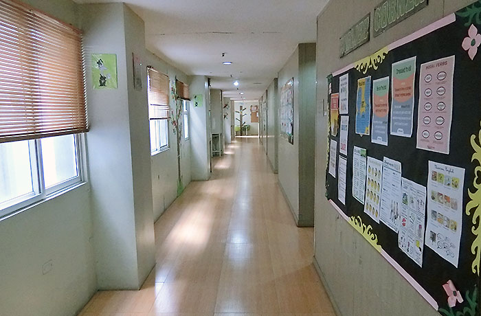 フィリピン留学 CDU ESL CENTER - 講義棟の廊下 