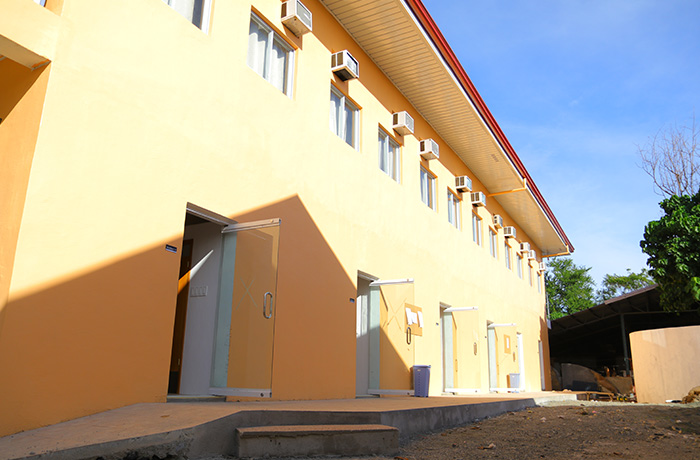フィリピン留学 ELSA Cebu - 教室棟の外観 