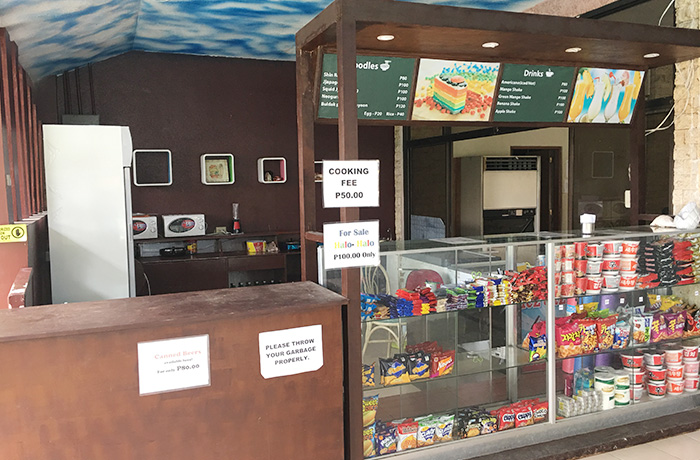 フィリピン留学 ELSA Cebu - ビールも買える売店
