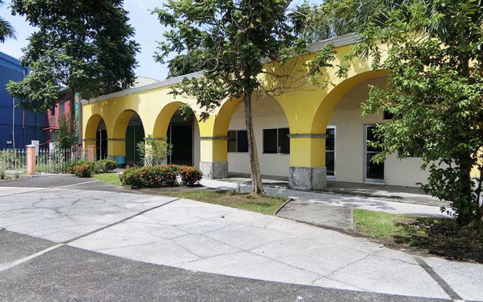 フィリピン留学 OKEA in バコロド - 風通しの良い寮外観 