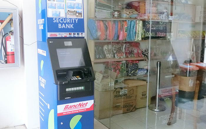 フィリピン留学SME Classic - ATMとお土産コーナー