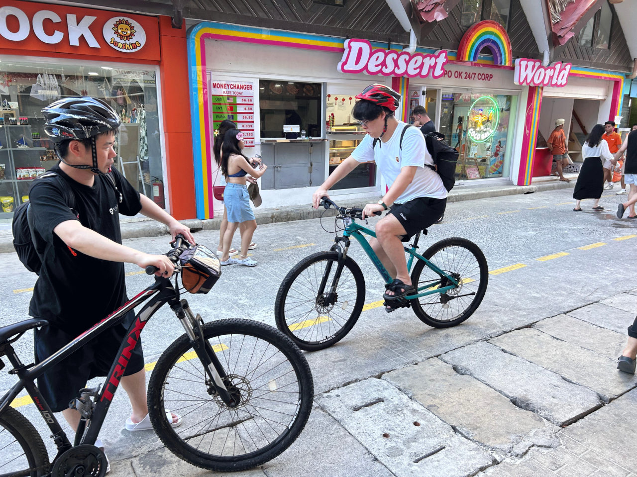 マウンテンバイクをレンタルし、冒険する気満々