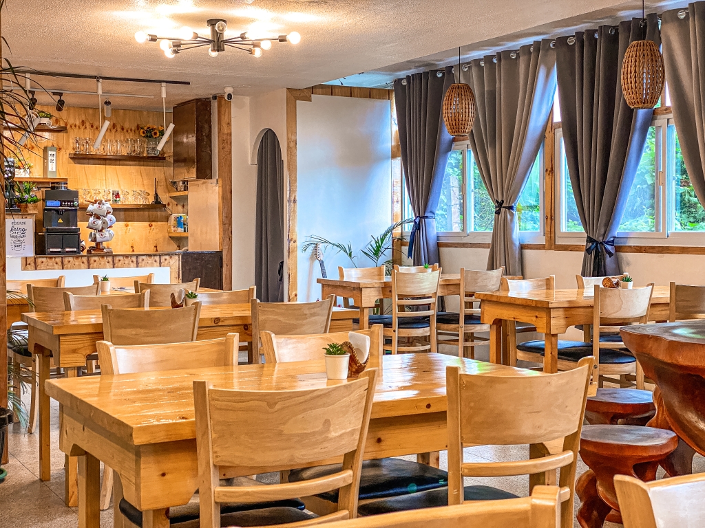 フィリピン留学 Cebu21 - Wales-Cafeteria-6