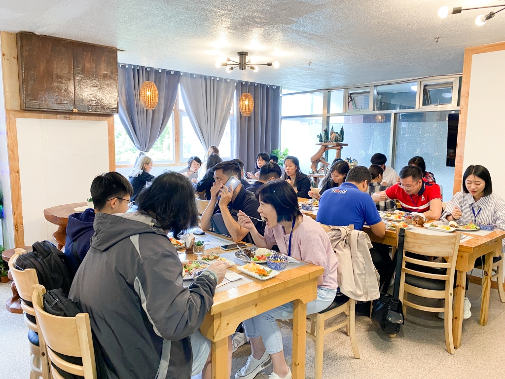 フィリピン留学 Cebu21 - Wales-Cafeteria-8