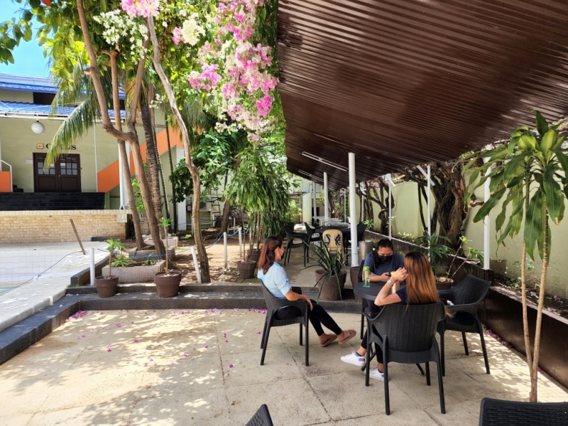 フィリピン留学 Cebu21 - CPILS-Pool-4