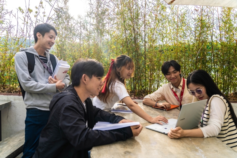 フィリピン留学 Cebu21 - Challenger Campus-Students-49