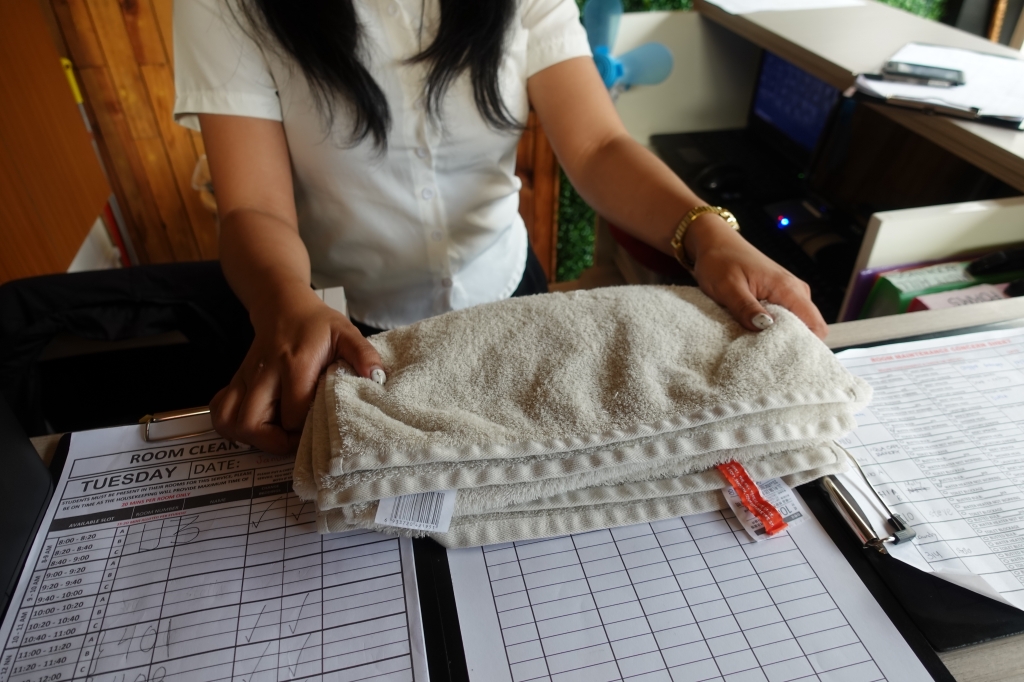 フィリピン留学 Cebu21 - Monol-Reception-4