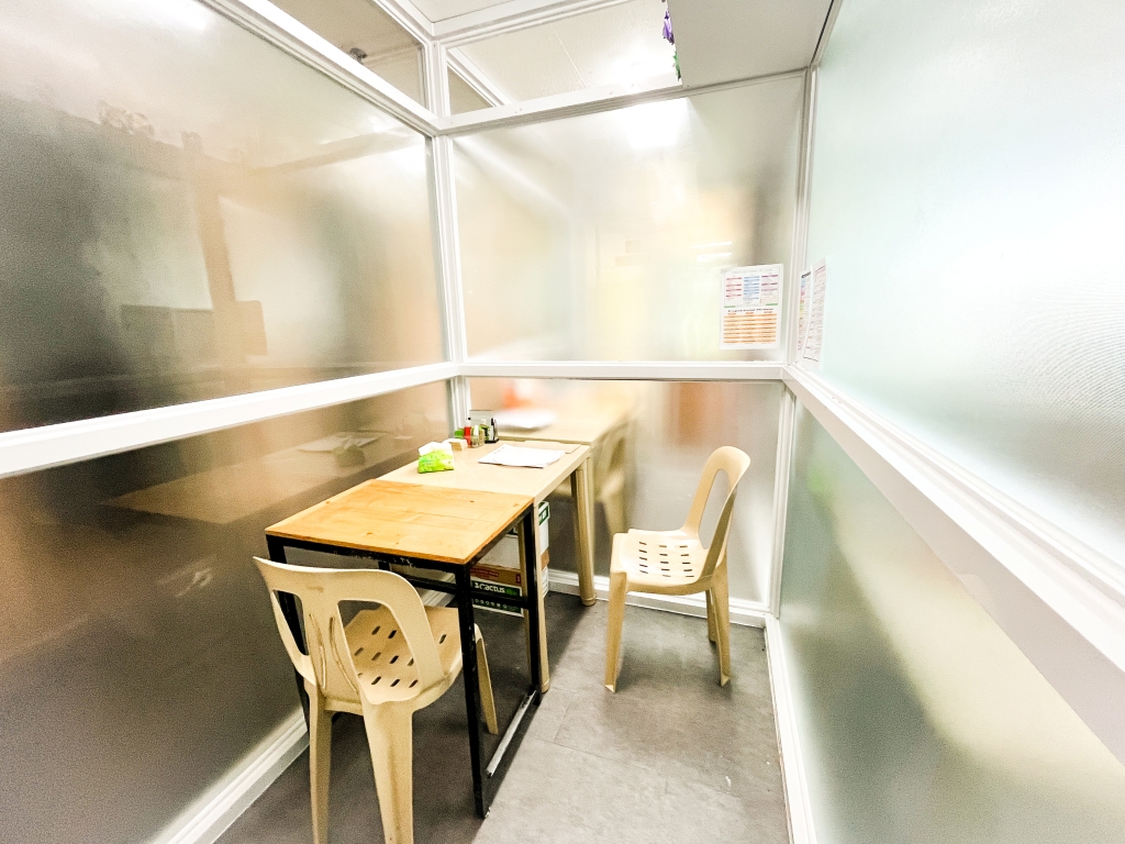 フィリピン留学 Cebu21 - Wales-Classroom-9