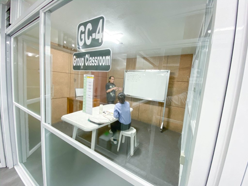 フィリピン留学 Cebu21 - Wales-Classroom-13