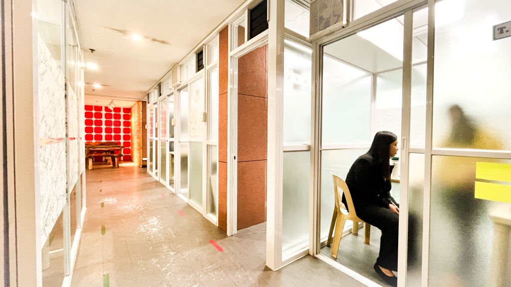 フィリピン留学 Cebu21 - Wales-Classroom-14