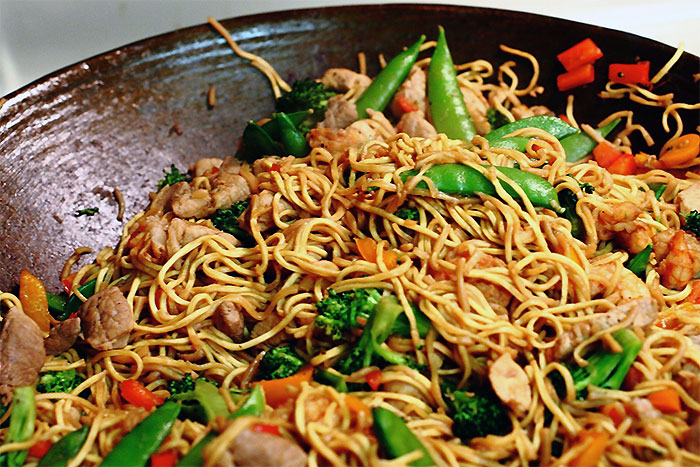 人気のフィリピン料理7選 - パンシットカントン(PANCIT CANTON)