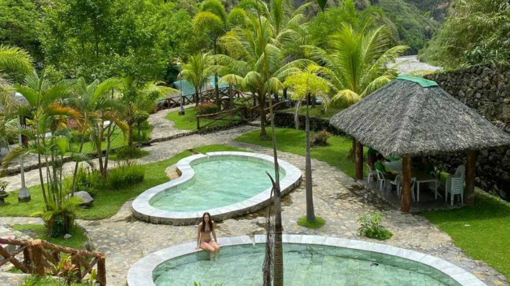プニング温泉(Puning Hot Springs)