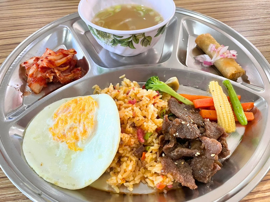 日本人向けのやさしい味付けがメイン