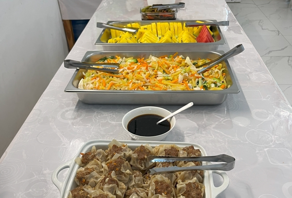 日本人好みのお食事を毎日3食提供！