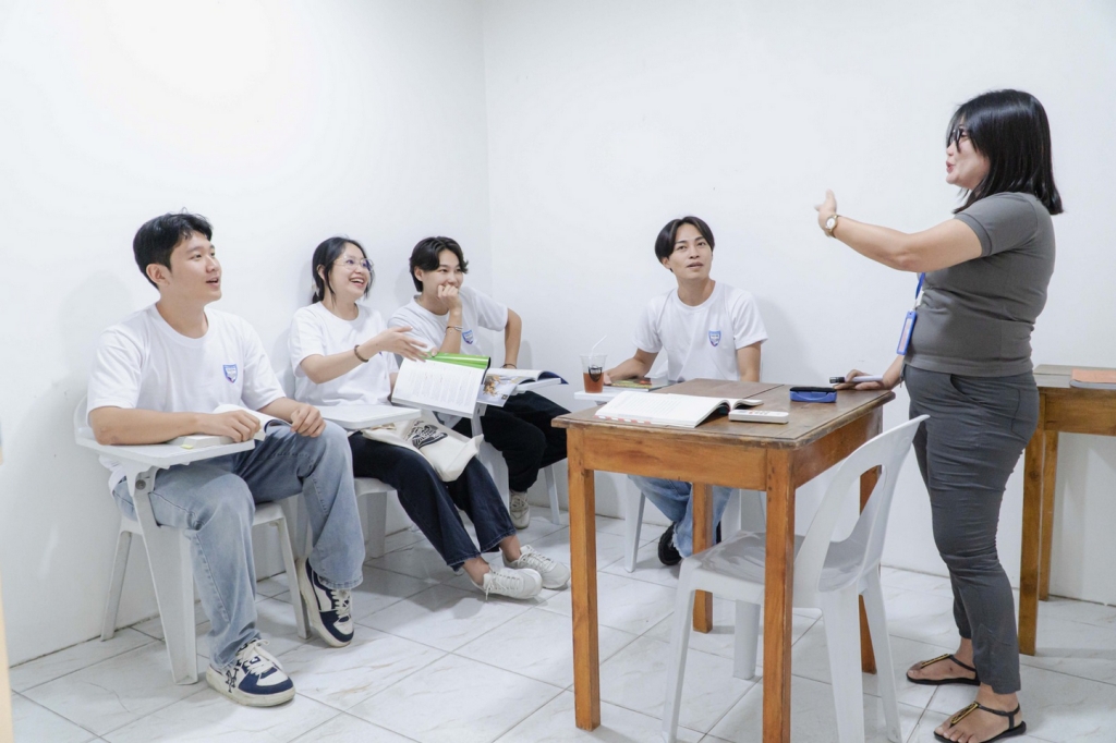 採用基準が厳しく厳選された専門分野ごとの講師陣