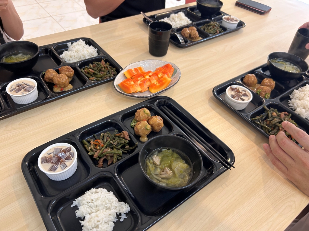 食事は日本人に合うメニュー
