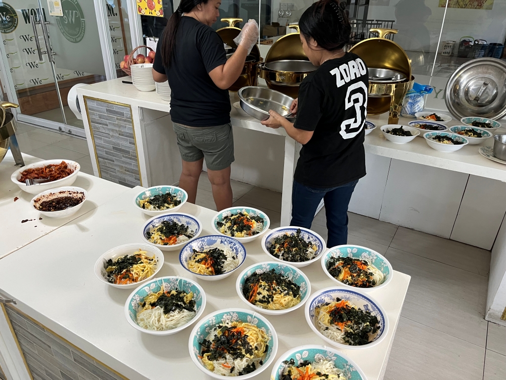 日本人好みのお食事を毎日3食提供！
